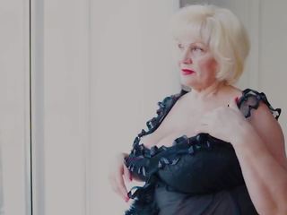 奶奶 strep 挑逗: 自由 奶奶 自由 高清晰度 脏 电影 视频 夹 b8