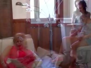 Auntie giochi con suo niece, gratis aunties sesso video 69